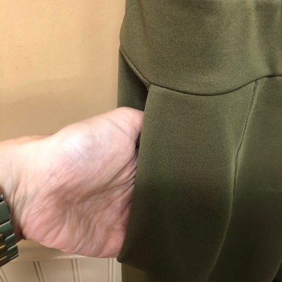 Entry Olive Green Jumpsuit Deep V Neck Gold Hardware Size L NWT - Picture 3 of 7